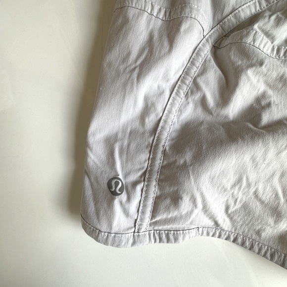 Lululemon Tracker Shorts, women’s, white, size 4 - Picture 4 of 7